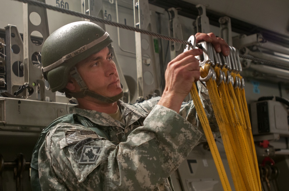 82nd jumps into White Sands Missile Range for Network Integration Evaluation 16.1