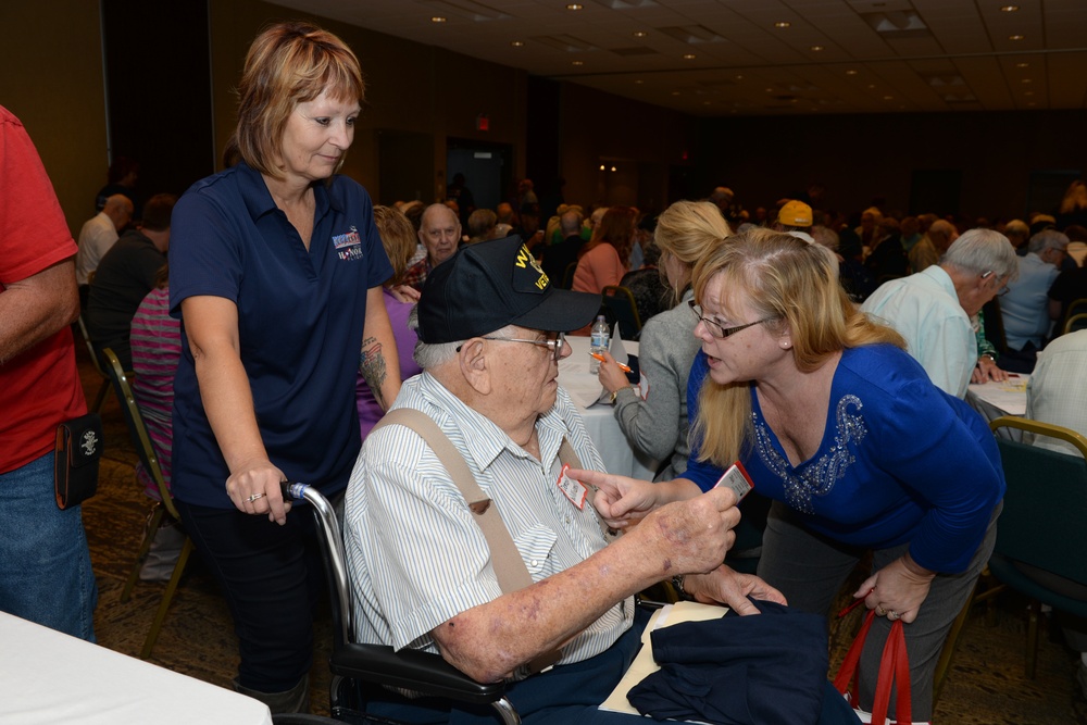 Current and retired ANG members helping to honor veterans