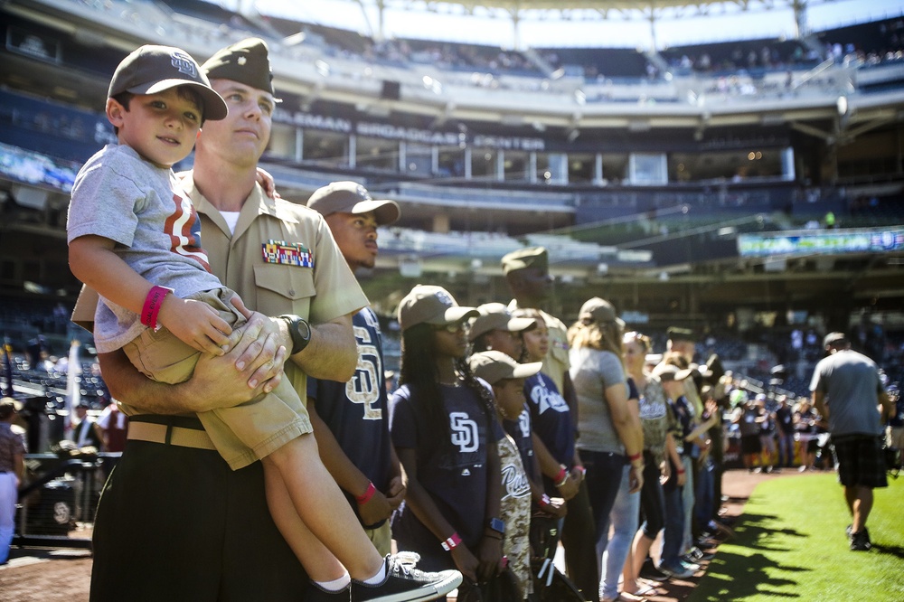 DVIDS Images Padres Salute Military Families [Image 2 of 6]