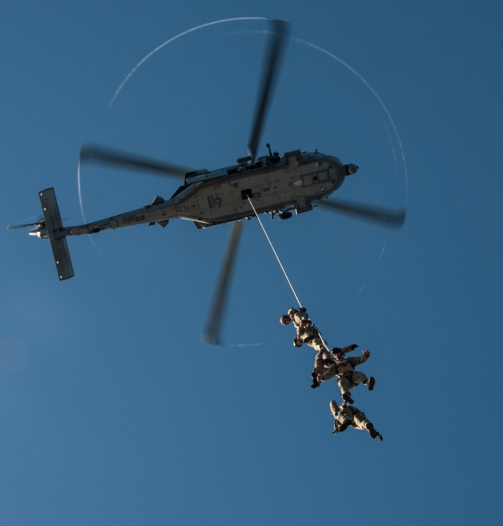 Special patrol insertion/extraction exercise