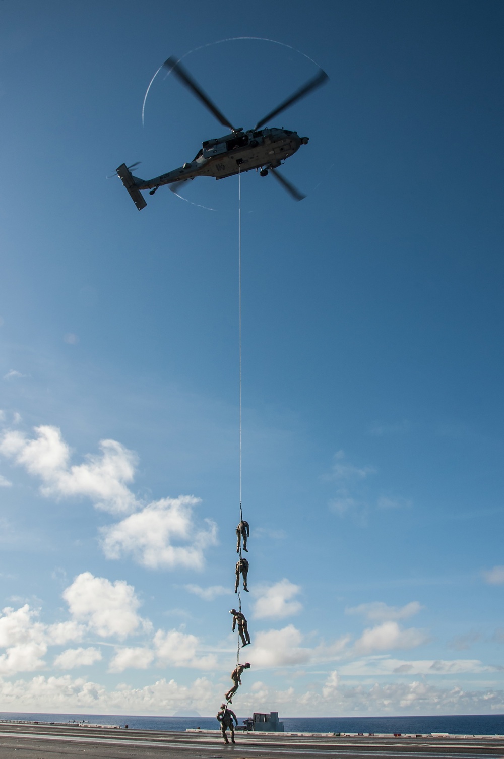 Special patrol insertion/extraction exercise