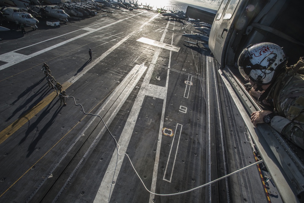 Special patrol insertion/extraction exercise