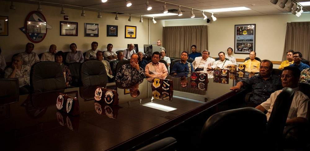 Honorary commanders visit Kadena