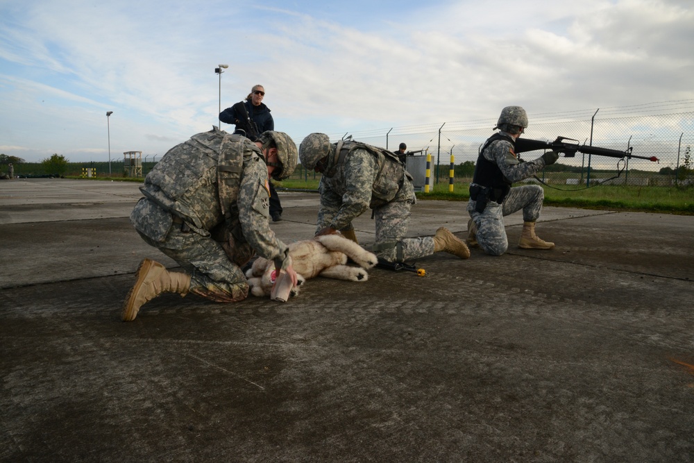 International combat lifesavers course