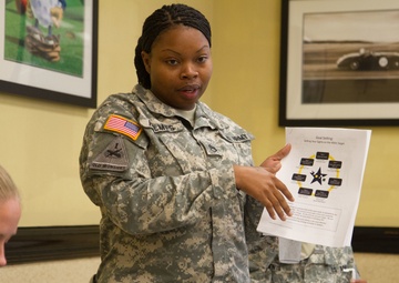 Female DHHB Soldiers hold mentorship luncheon