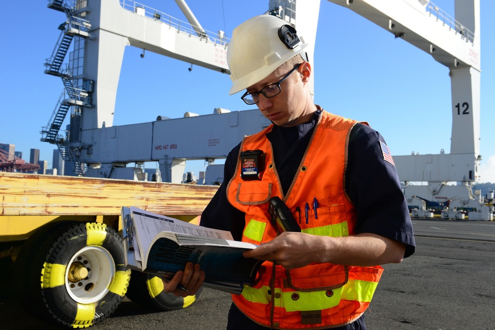 Week in the Life 2015, Monday: Container inspections at Port of Seattle