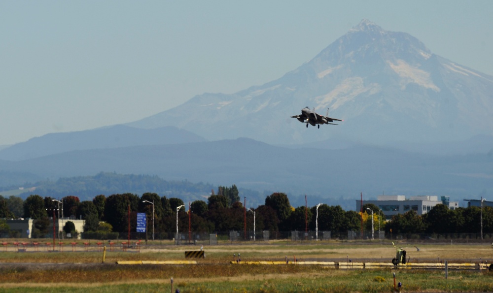 Oregon Airmen return from Operation Atlantic Resolve