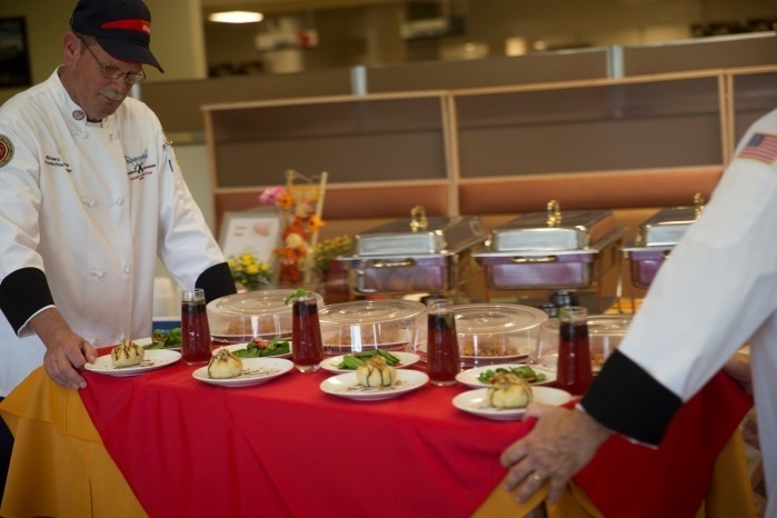 Heat in the kitchen: Marines and civilians compete head-to-head