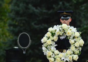 MPs honor the sacrifice of fallen comrades