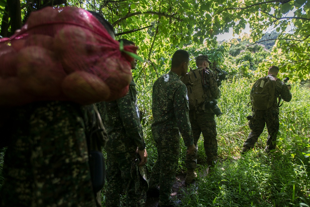 PHIBLEX 15 Jungle Environment Survival Training with 3D Recon