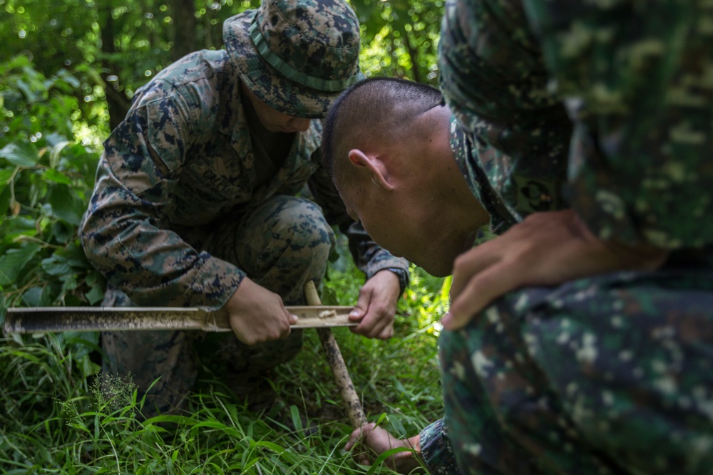 PHIBLEX 15 Jungle Environment Survival Training with 3D Recon