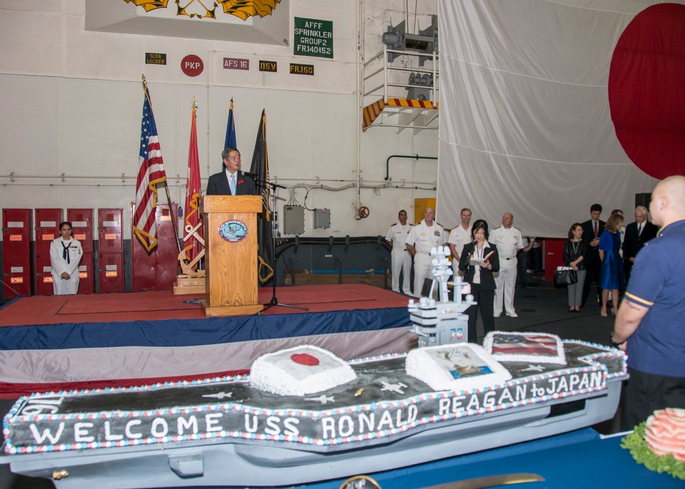 USS Ronald Reagan arrives at Fleet Activities Yokosuka