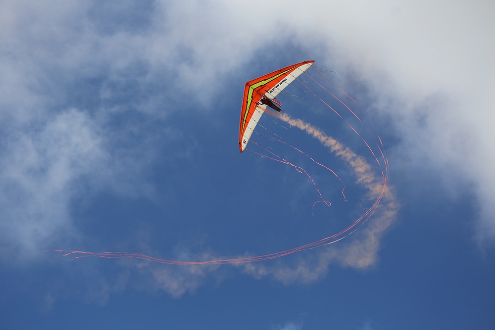 'Power Glider' performs at 2015 MCAS Miramar Air Show