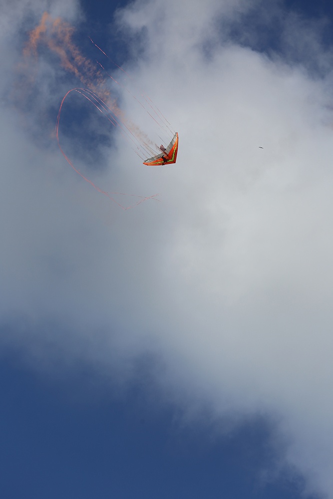 'Power Glider' performs at 2015 MCAS Miramar Air Show