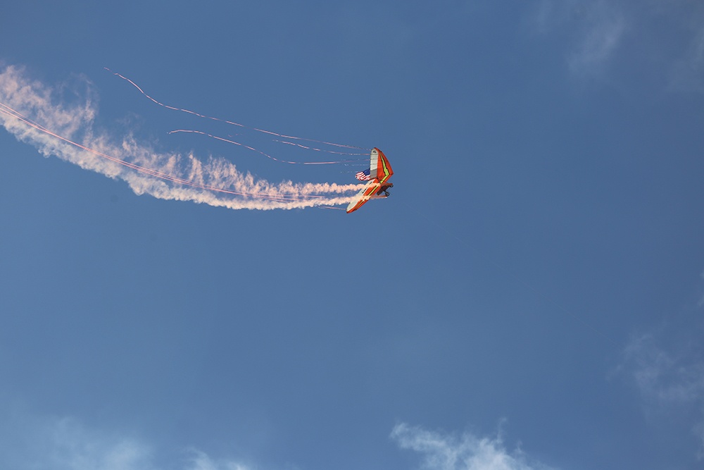 'Power Glider' performs at 2015 MCAS Miramar Air Show