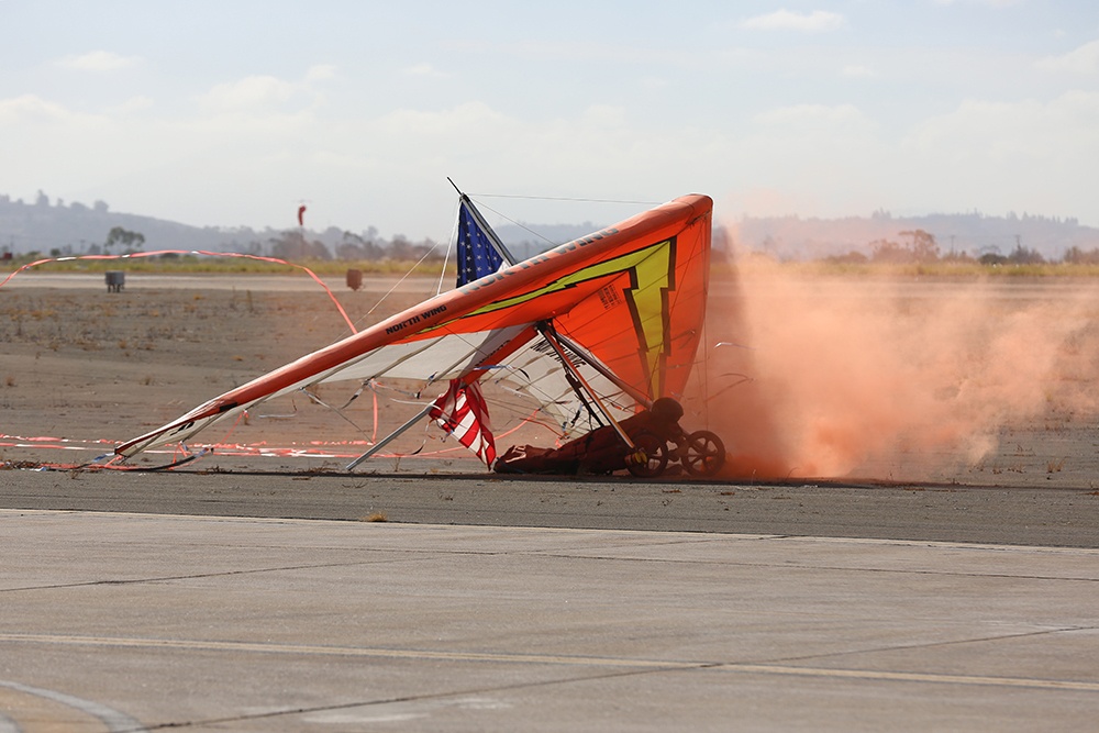 'Power Glider' performs at 2015 MCAS Miramar Air Show