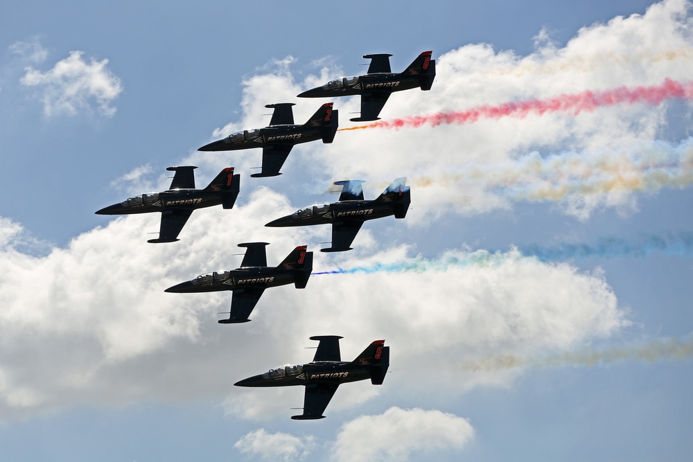 Patriots Jet Team performs at 2015 MCAS Miramar Air Show