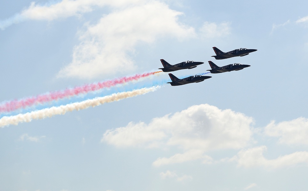 Patriots Jet Team performs at 2015 MCAS Miramar Air Show