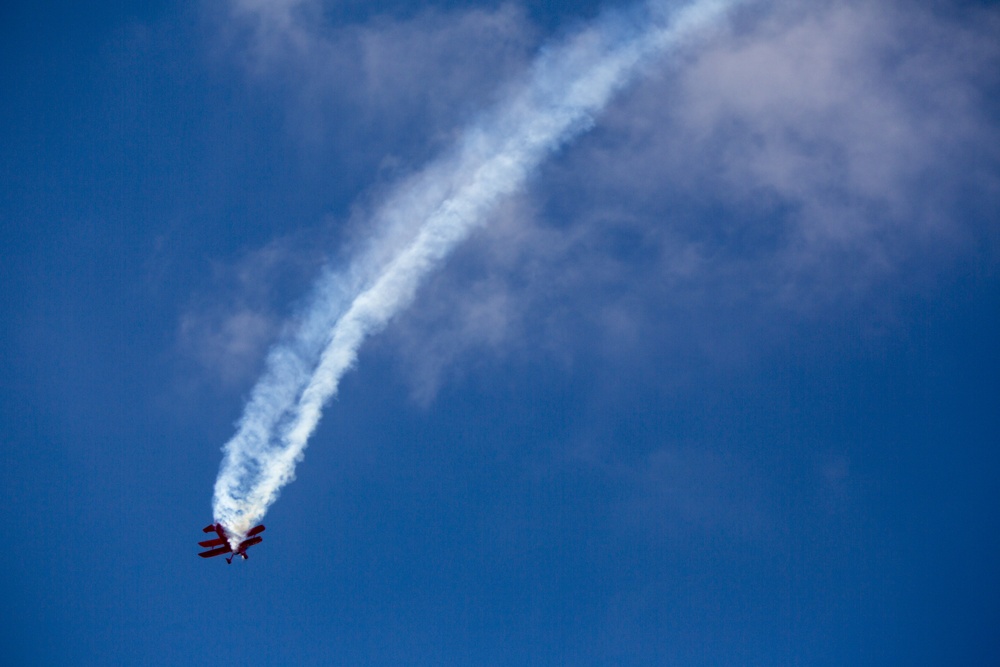 2015 MCCS Miramar Air Show Oracle Challenger Performance