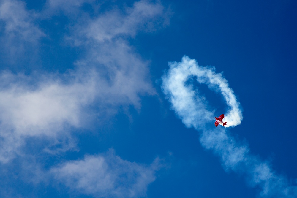 2015 MCCS Miramar Air Show Oracle Challenger Performace