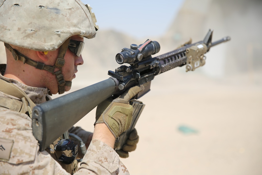 US Marines Zero in with Combat Marksmanship