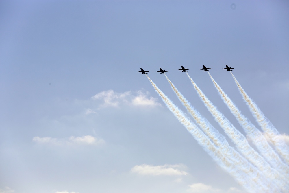 Blue Angels perform at 2015 MCAS Miramar Air Show