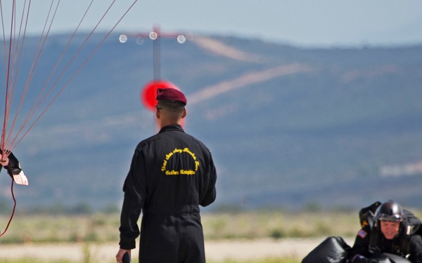 Golden Knights Perform at 2015 MCAS Miramar Air Show