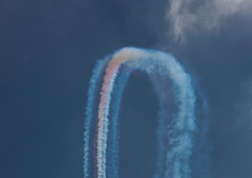 Patriots Jet Team flies over crowds at 2015 MCAS Miramar Air Show