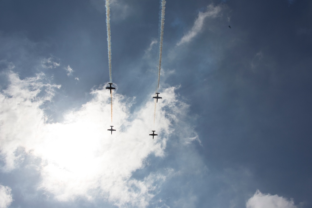Patriots Jet Team flies over crowds at 2015 MCAS Miramar Air Show
