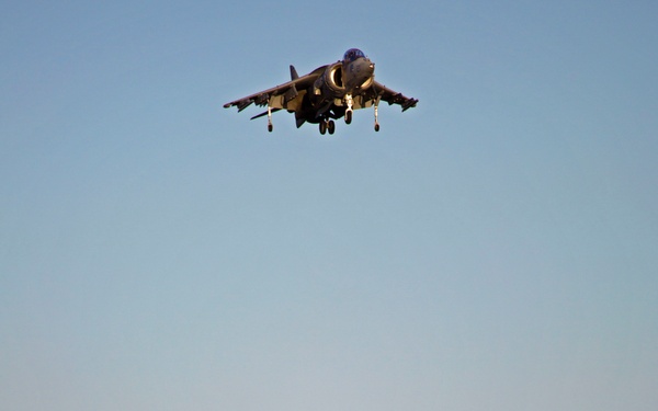 AV-8B Harrier Performs at 2015 MCAS Miramar Air Show
