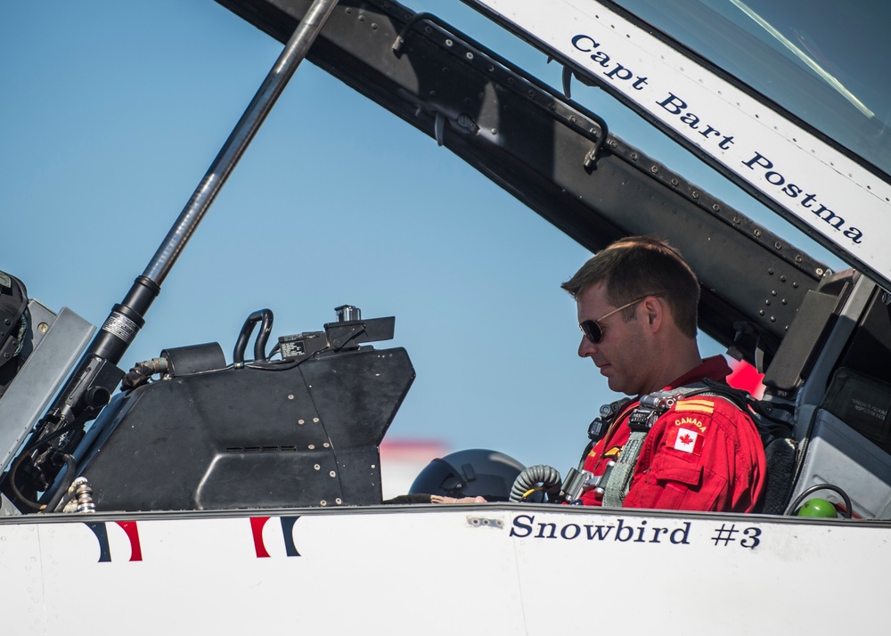 Thunderbirds perform at Mather Airshow