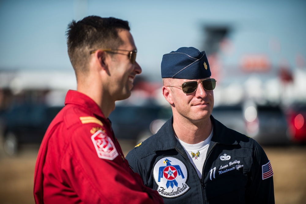 Thunderbirds perform at Mather Airshow