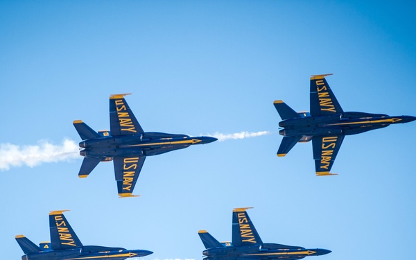 Blue Angels performs at Miramar air show