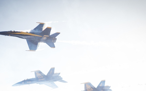 Blue Angels performs at Miramar air show