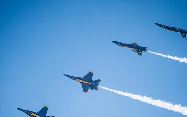 Blue Angels performs at Miramar air show