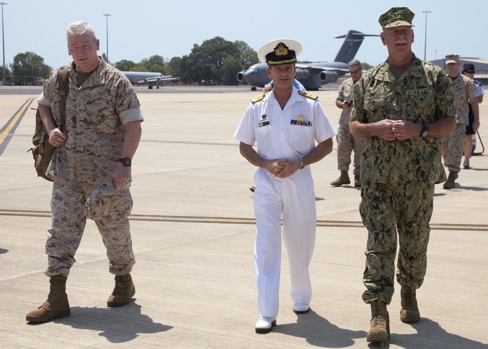 Pacific Fleet, Marine Corps Forces, Pacific Commanders visit Marine Rotational Force - Darwin
