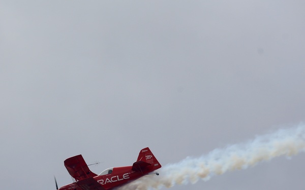 2015 Miramar Air Show showcases Oracle Challenger