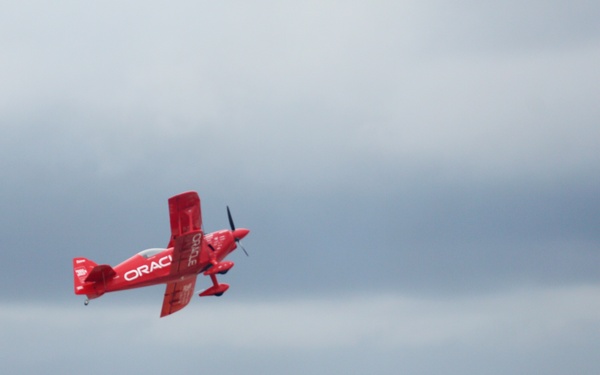 2015 Miramar Air Show showcases Oracle Challenger