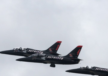 Patriots fly the skies of 2015 MCAS Miramar Air Show
