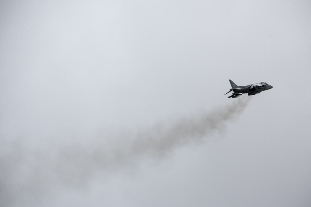 2015 MCCS Miramar Air Show AV-8B Harrier Performance