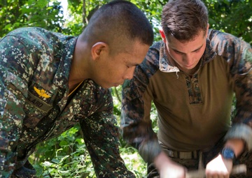 PHIBLEX 15 Jungle Environment Survival Training with 3D Recon