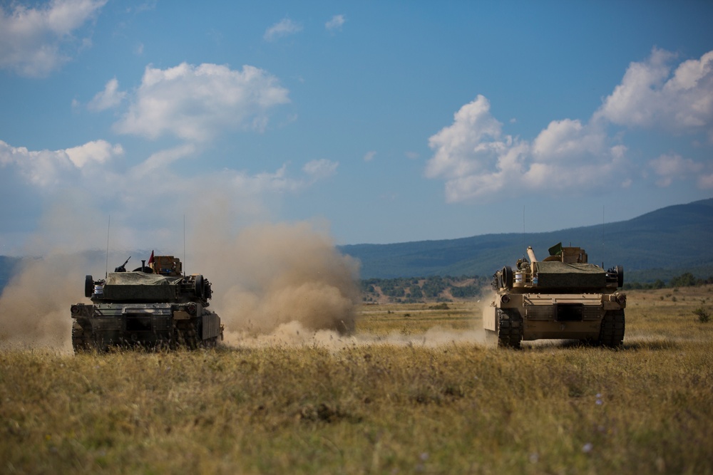 US Marines run tank target practice in Bulgaria