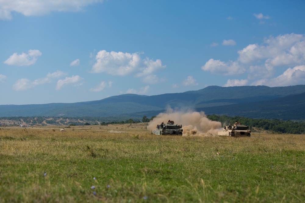 US Marines run tank target practice in Bulgaria