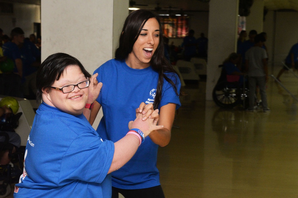 Andersen volunteers support Special Olympics bowling tournament