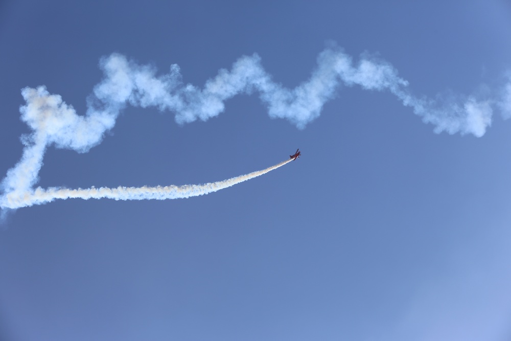 Oracle Challenger performs at 2015 Miramar Air Show