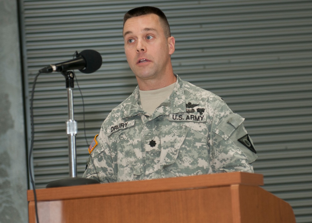 Incoming 86th Troop Command commander delivers his speech