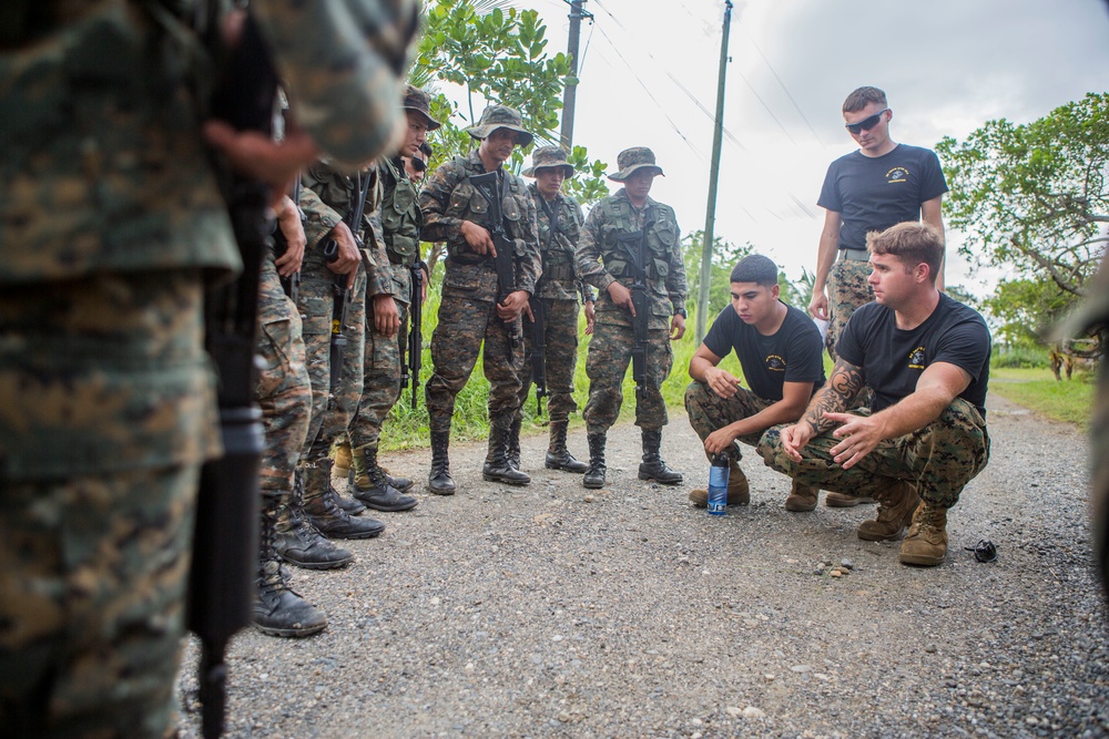 US Marines teach tactics to Guatemalan forces