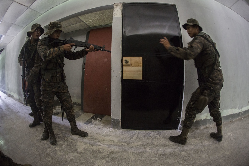 US Marines teach tactics to Guatemalan forces