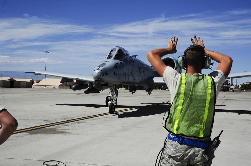 355th AMXS recovers A-10s during Green Flag-West