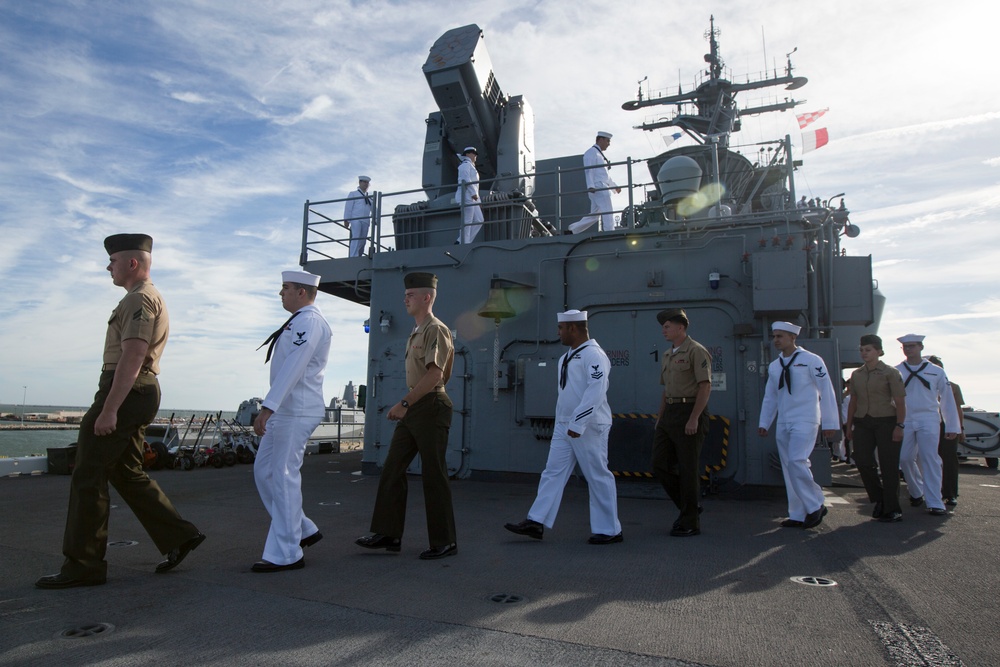 26th Marine Expeditionary Unit Post and PHIBRON 4 Man the Rails